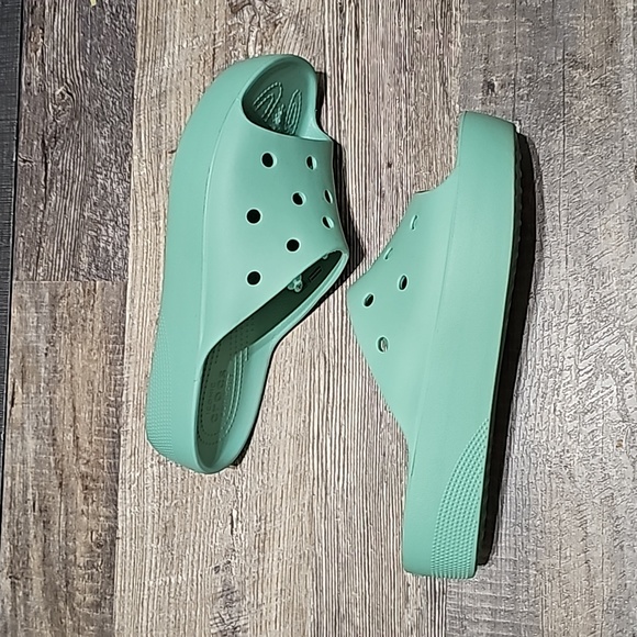 Crocs Classic Slide Patform Sandals - Picture 5 of 11